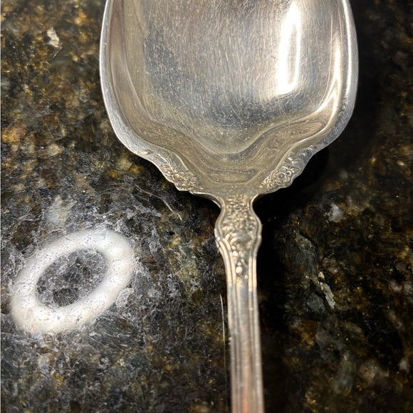 9” 1847 Roger’s Bros Triple Silverplated Serving Spoon - Picture 4 of 8